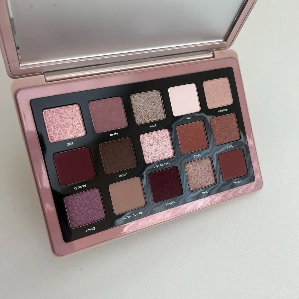 Natasha Denona Retro Eyeshadow Palette 15 Shades Matte MSRP $69  19.25g Italy